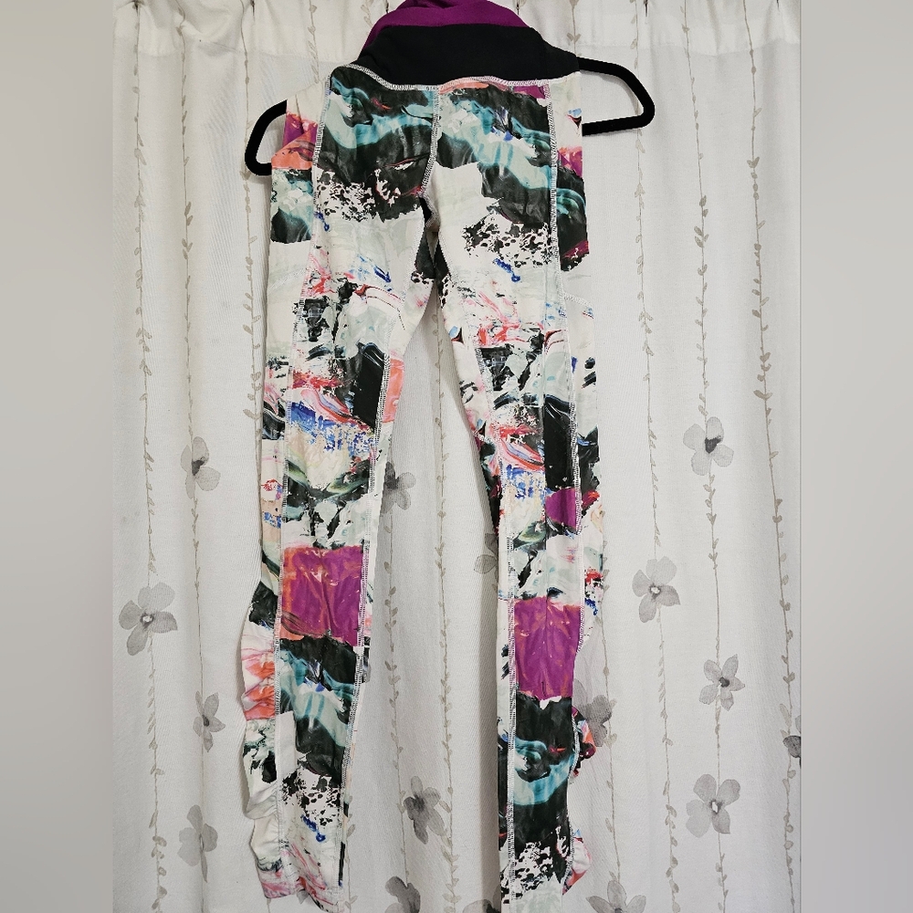 Lululemon midrise w/ side pockets 30" sz 4 multi color